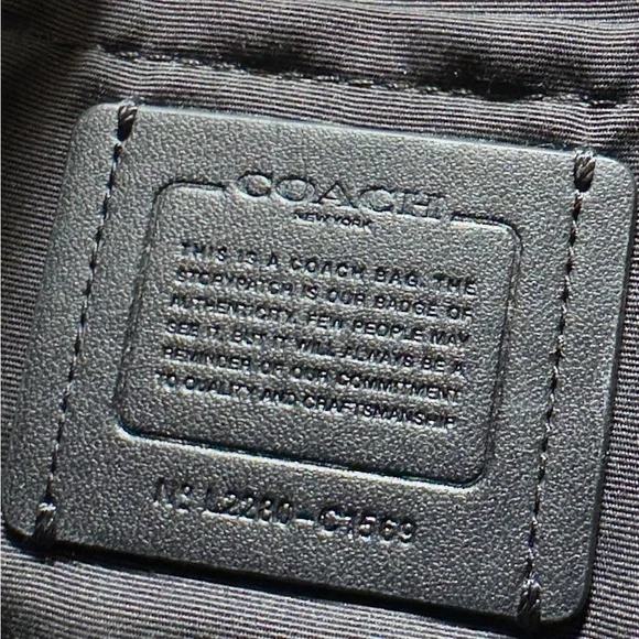 Coach Jes Quilted Camera Bag Black Leather Gold Hardware Crossbody Purse - Picture 9 of 9